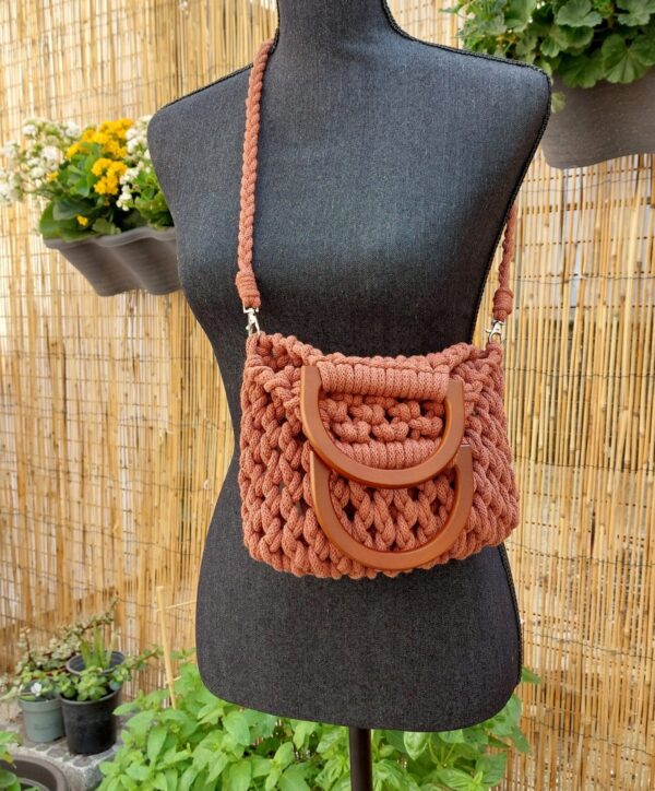 Bolso con asas de madera - Imagen 2